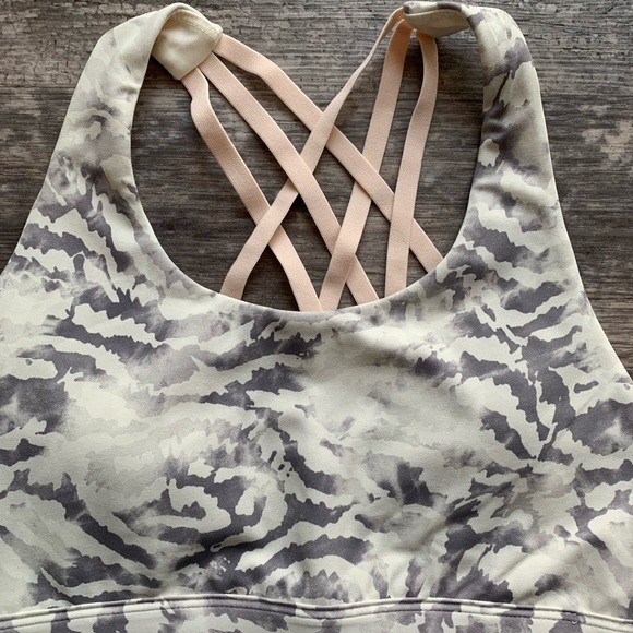 NWT Fabletics Kessler Bra - Picture 6 of 9